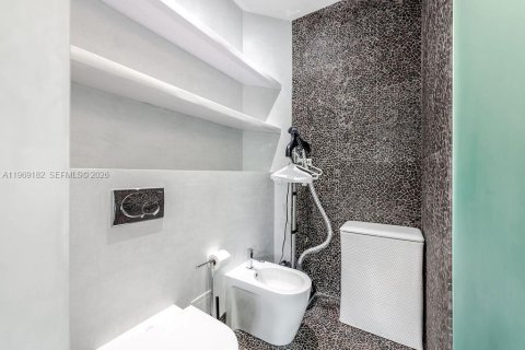 Casa en alquiler en Sunny Isles Beach, Florida, 4 dormitorios, 218.6 m2 № 2030020 - foto 24