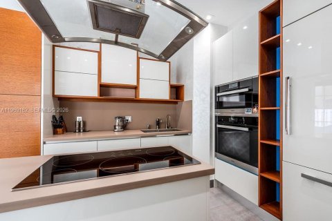 Casa en alquiler en Sunny Isles Beach, Florida, 4 dormitorios, 218.6 m2 № 2030020 - foto 12