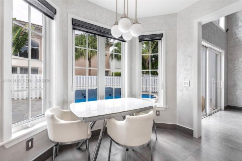 Casa en alquiler en Sunny Isles Beach, Florida, 4 dormitorios, 218.6 m2 № 2030020 - foto 10