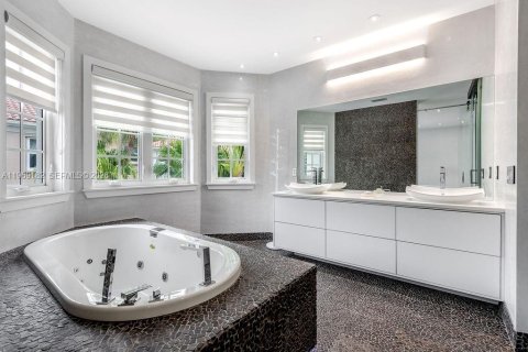 Casa en alquiler en Sunny Isles Beach, Florida, 4 dormitorios, 218.6 m2 № 2030020 - foto 21