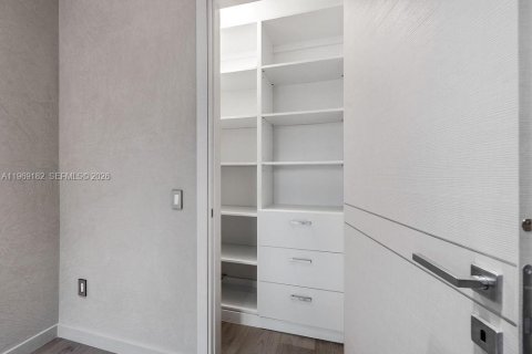 Casa en alquiler en Sunny Isles Beach, Florida, 4 dormitorios, 218.6 m2 № 2030020 - foto 28