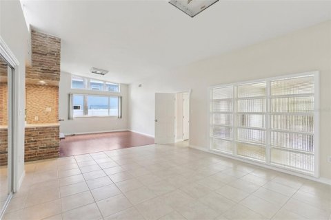Villa ou maison à vendre à Belleair Beach, Floride: 3 chambres, 222.97 m2 № 1916173 - photo 16