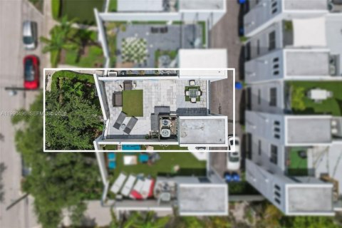 Touwnhouse à vendre à Fort Lauderdale, Floride: 3 chambres, 186.27 m2 № 2057908 - photo 2