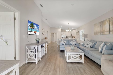 House in Davenport, Florida 3 bedrooms, 139.91 sq.m. № 1912719 - photo 4
