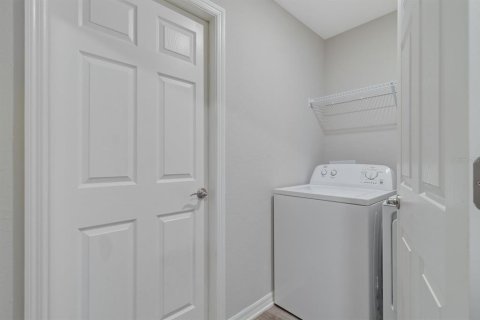 House in Davenport, Florida 3 bedrooms, 139.91 sq.m. № 1912719 - photo 11