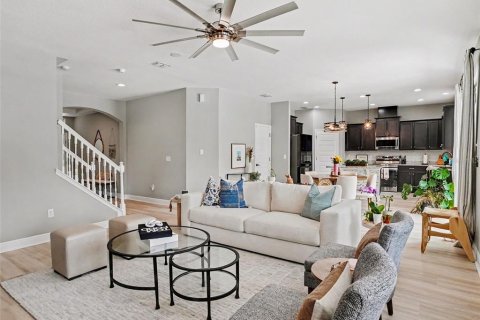 House in Winter Garden, Florida 4 bedrooms, 263.84 sq.m. № 2231636 - photo 5