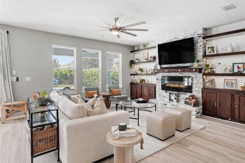 House in Winter Garden, Florida 4 bedrooms, 263.84 sq.m. № 2231636 - photo 6