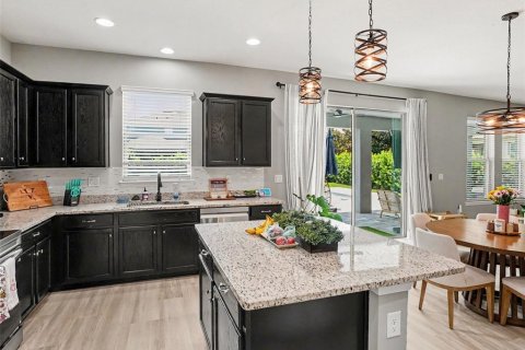 House in Winter Garden, Florida 4 bedrooms, 263.84 sq.m. № 2231636 - photo 10