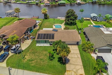 House in Ormond Beach, Florida 3 bedrooms, 156.73 sq.m. № 2238185 - photo 3