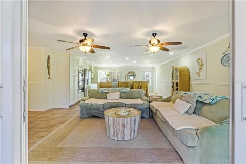 House in Ormond Beach, Florida 3 bedrooms, 156.73 sq.m. № 2238185 - photo 13