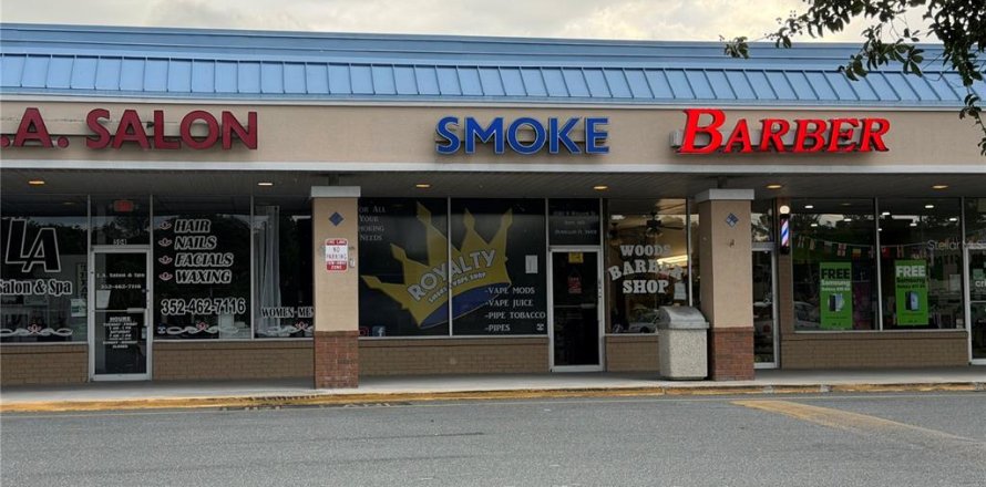 Propiedad comercial en Dunnellon, Florida № 2112543