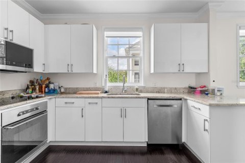 Adosado en venta en Kissimmee, Florida, 3 dormitorios, 194.26 m2 № 1910086 - foto 16