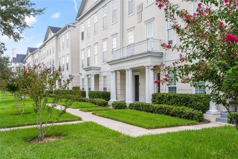 Adosado en venta en Kissimmee, Florida, 3 dormitorios, 194.26 m2 № 1910086 - foto 1