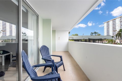 Condo in Sunny Isles Beach, Florida, 1 bedroom  № 2082341 - photo 18