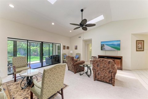 House in Sarasota, Florida 3 bedrooms, 184.88 sq.m. № 2218468 - photo 10