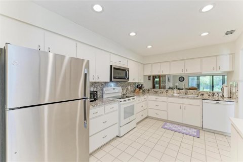 House in Sarasota, Florida 3 bedrooms, 184.88 sq.m. № 2218468 - photo 16