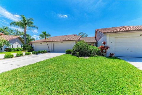 House in Sarasota, Florida 3 bedrooms, 184.88 sq.m. № 2218468 - photo 3