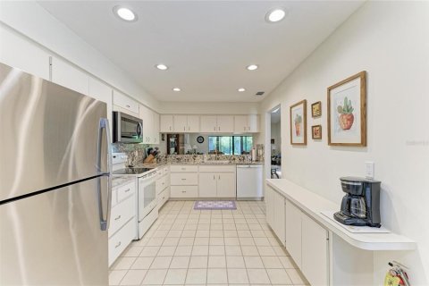 House in Sarasota, Florida 3 bedrooms, 184.88 sq.m. № 2218468 - photo 15