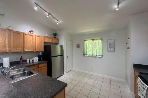 House in Davenport, Florida 5 bedrooms № 2248952 - photo 7