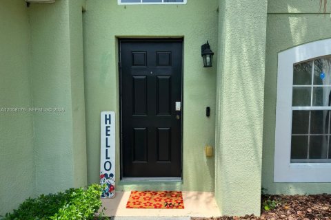 House in Davenport, Florida 5 bedrooms № 2248952 - photo 2