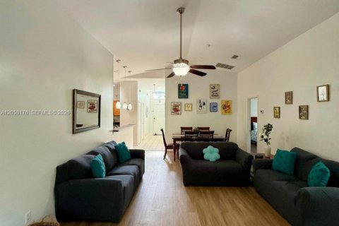 House in Davenport, Florida 5 bedrooms № 2248952 - photo 4