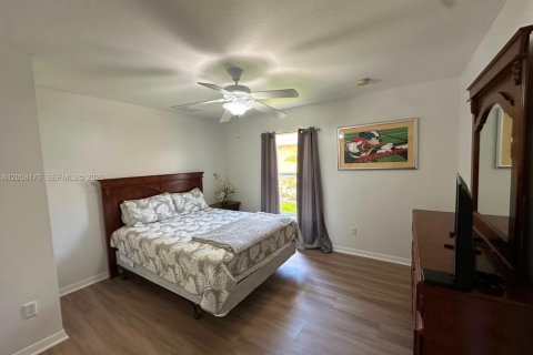 House in Davenport, Florida 5 bedrooms № 2248952 - photo 10