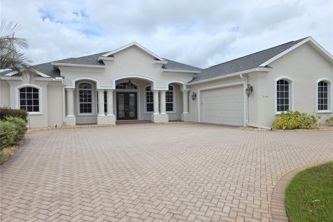 Villa ou maison à vendre à Weeki Wachee, Floride: 3 chambres, 242.66 m2 № 1810006 - photo 3