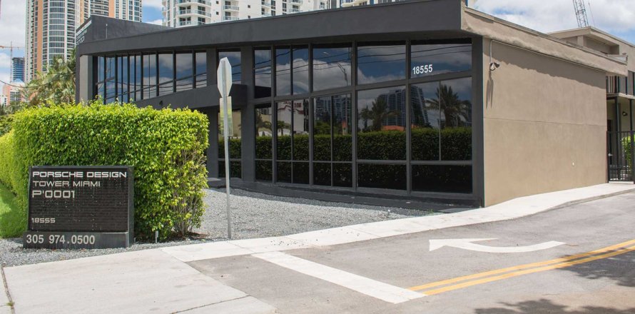 Apartment in PORSCHE DESIGN TOWER in Sunny Isles Beach, Florida 3 bedrooms, 295 sq.m. № 62531