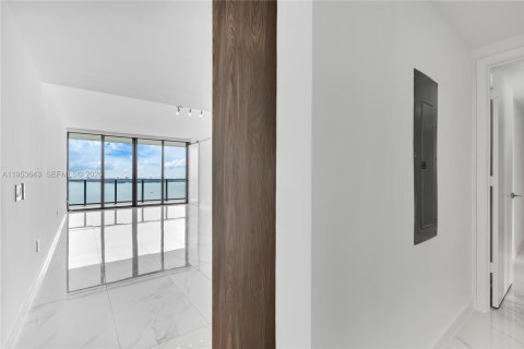Copropriété à louer à Miami, Floride: 3 chambres, 141.77 m2 № 2008152 - photo 11