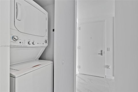 Copropriété à louer à Miami, Floride: 3 chambres, 141.77 m2 № 2008152 - photo 28