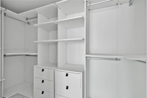 Copropriété à louer à Miami, Floride: 3 chambres, 141.77 m2 № 2008152 - photo 27