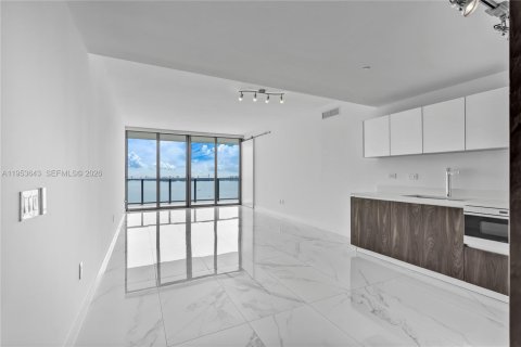 Copropriété à louer à Miami, Floride: 3 chambres, 141.77 m2 № 2008152 - photo 12