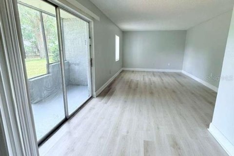 Condominio en alquiler en Orlando, Florida, 2 dormitorios, 90.67 m2 № 2101525 - foto 8