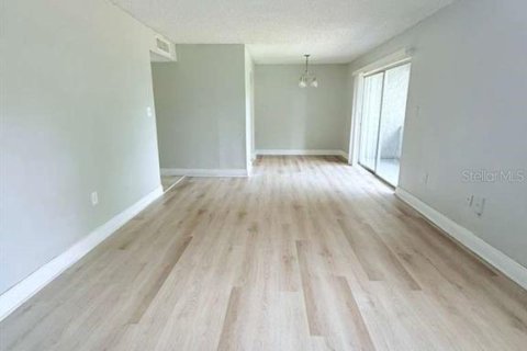 Condominio en alquiler en Orlando, Florida, 2 dormitorios, 90.67 m2 № 2101525 - foto 7