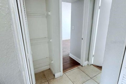 Condominio en alquiler en Orlando, Florida, 2 dormitorios, 90.67 m2 № 2101525 - foto 5