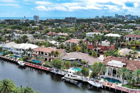 Casa en venta en Lighthouse Point, Florida, 4 dormitorios, 340.02 m2 № 1061442 - foto 1