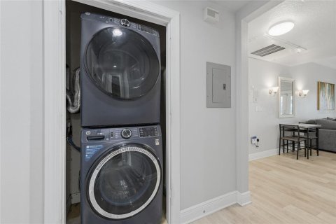 Copropriété à vendre à Four Corners, Floride: 3 chambres, 124.86 m2 № 2377773 - photo 22