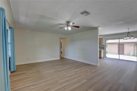 Immobilier commercial à vendre à Inverness, Floride: 141.21 m2 № 1755242 - photo 27
