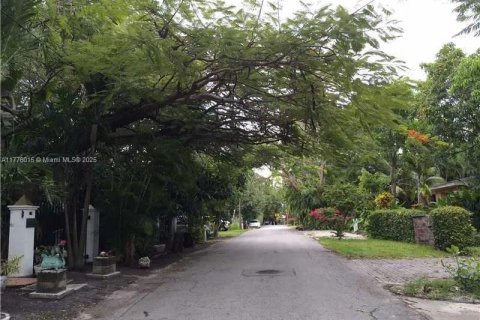 Propiedad comercial en venta en Miami, Florida, 359.07 m2 № 1983286 - foto 7