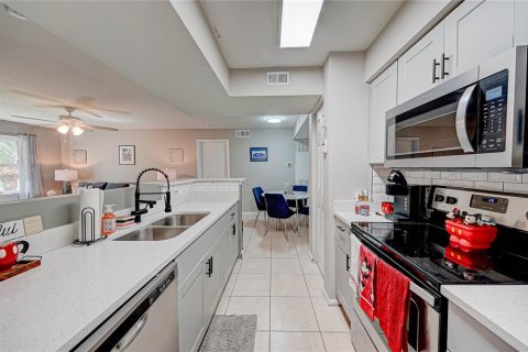 Купить кондоминиум в Киссимми, Флорида 7 комнат, 87.05м2, № 1907459 - фото 9