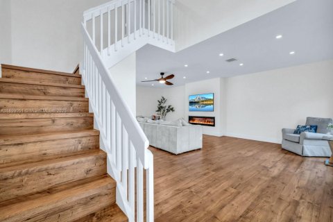 House in Cooper City, Florida 5 bedrooms, 249.54 sq.m. № 1951409 - photo 25