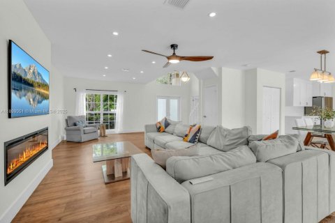 House in Cooper City, Florida 5 bedrooms, 249.54 sq.m. № 1951409 - photo 11