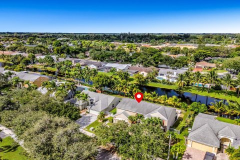 House in Cooper City, Florida 5 bedrooms, 249.54 sq.m. № 1951409 - photo 4