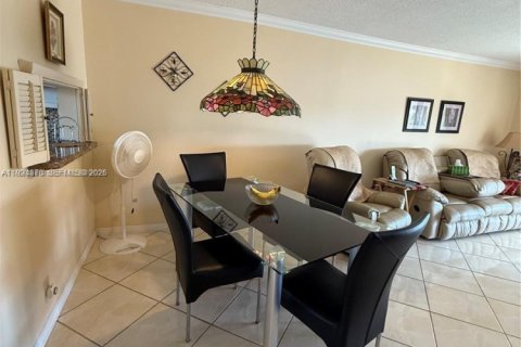 Condo in Hollywood, Florida, 2 bedrooms  № 2082895 - photo 6
