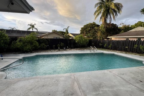 Villa ou maison à louer à Wellington, Floride: 5 chambres, 164.81 m2 № 2386824 - photo 2