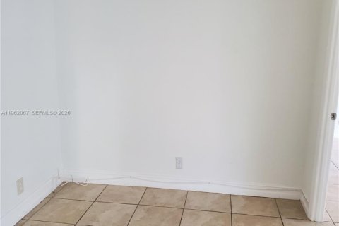 Снять в аренду кондоминиум в Халландейл-Бич, Флорида 1 спальня, 65.5м2, № 2024710 - фото 6