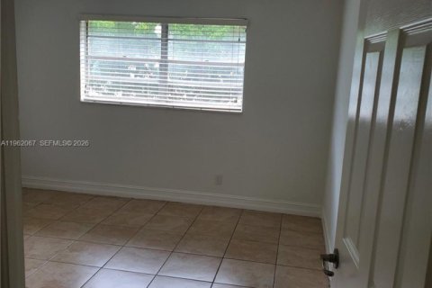 Снять в аренду кондоминиум в Халландейл-Бич, Флорида 1 спальня, 65.5м2, № 2024710 - фото 7