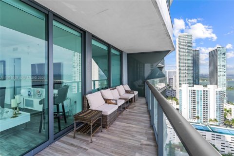 Condominio en alquiler en Miami, Florida, 3 dormitorios, 142.14 m2 № 2060133 - foto 12