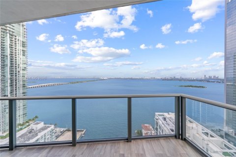 Condominio en alquiler en Miami, Florida, 3 dormitorios, 142.14 m2 № 2060133 - foto 9