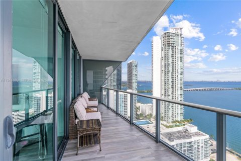Condominio en alquiler en Miami, Florida, 3 dormitorios, 142.14 m2 № 2060133 - foto 11